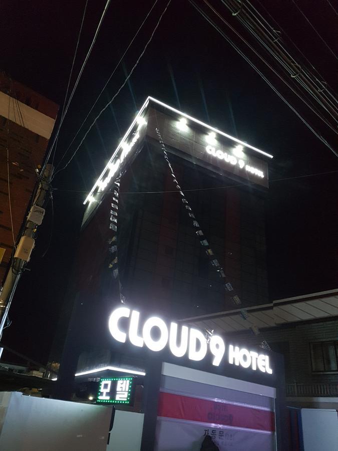 Cloud Nine Hotel Gimhae Ngoại thất bức ảnh
