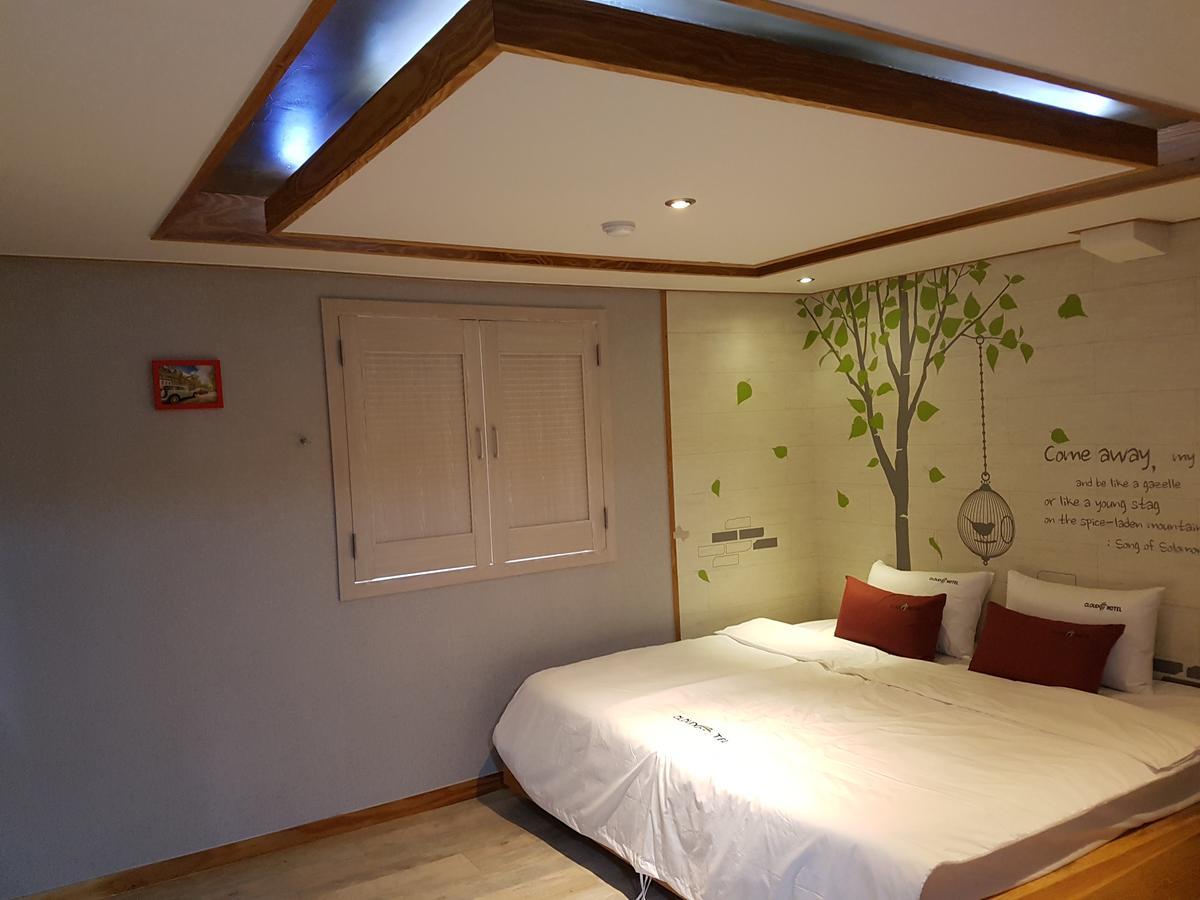 Cloud Nine Hotel Gimhae Phòng bức ảnh