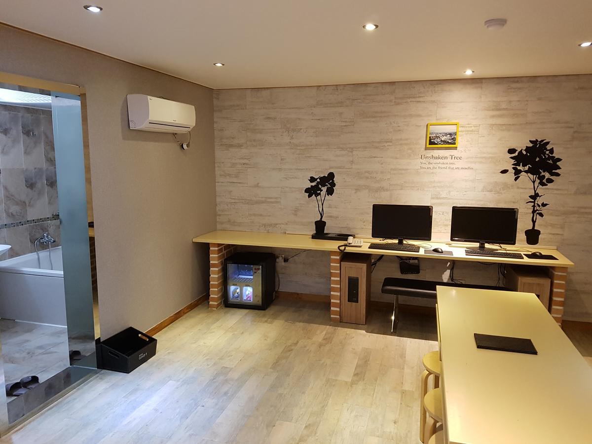 Cloud Nine Hotel Gimhae Phòng bức ảnh