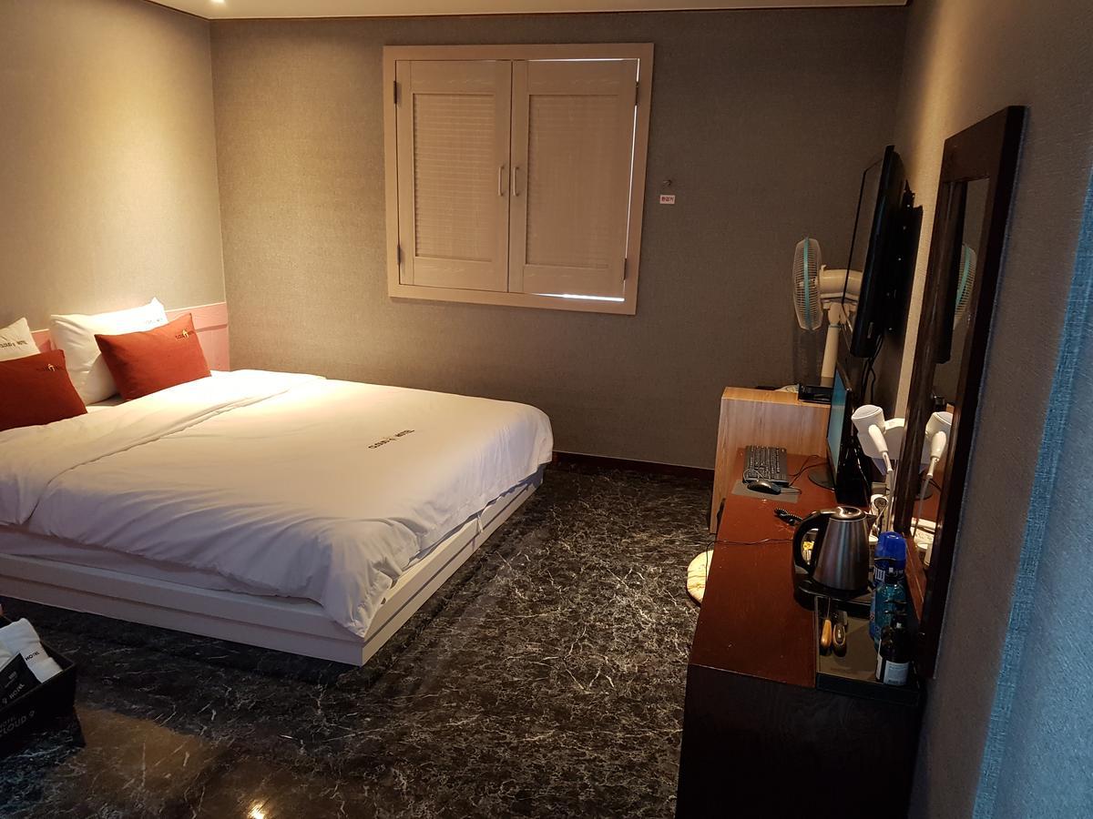Cloud Nine Hotel Gimhae Phòng bức ảnh